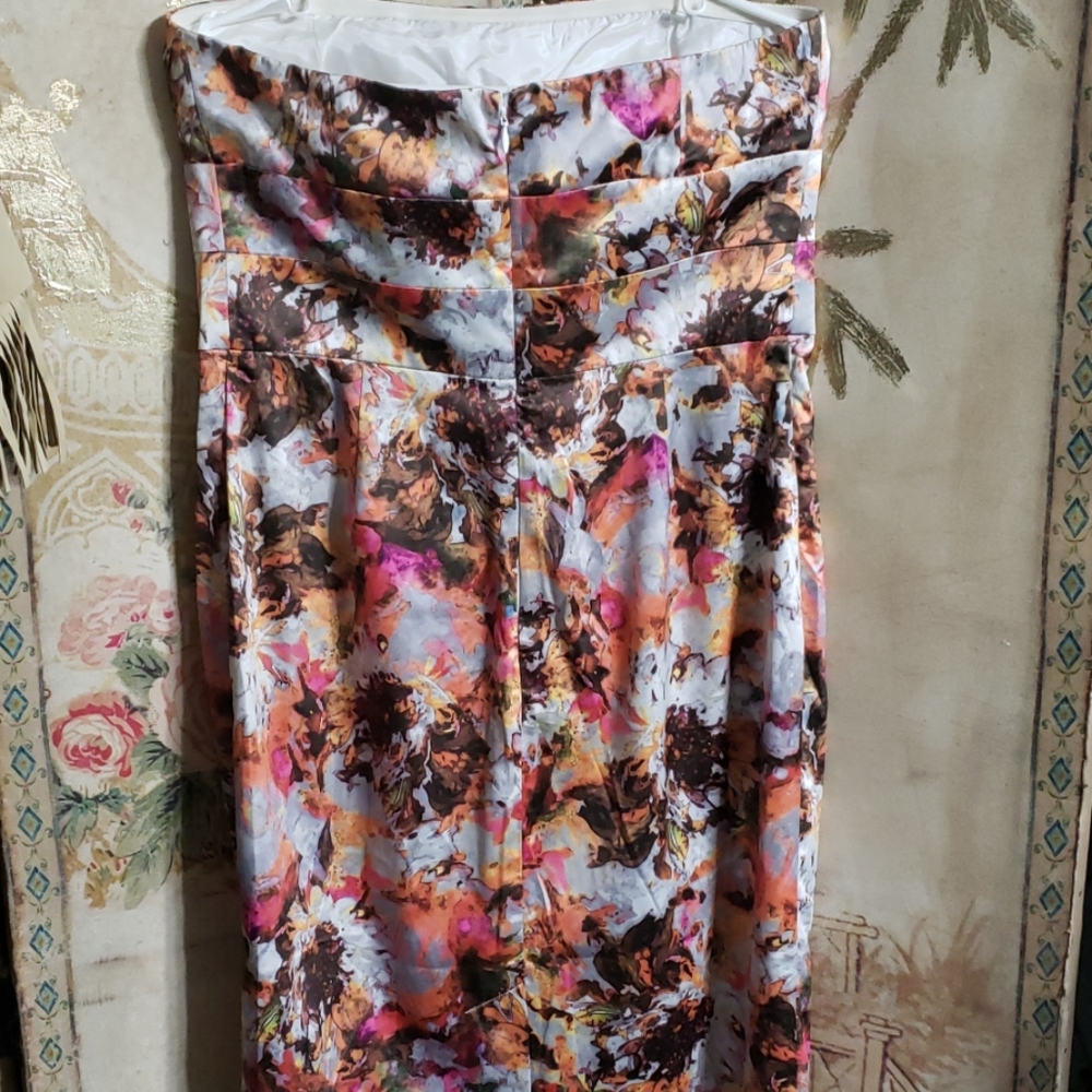 Womens strapless Spring dress. - Picture 3 of 7